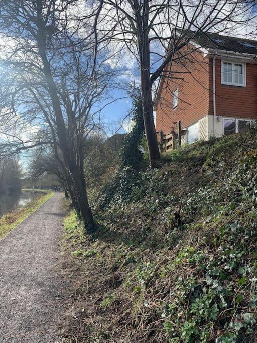 Canal View 2 Bedrooms End Of Terrace Chichester Exterior foto